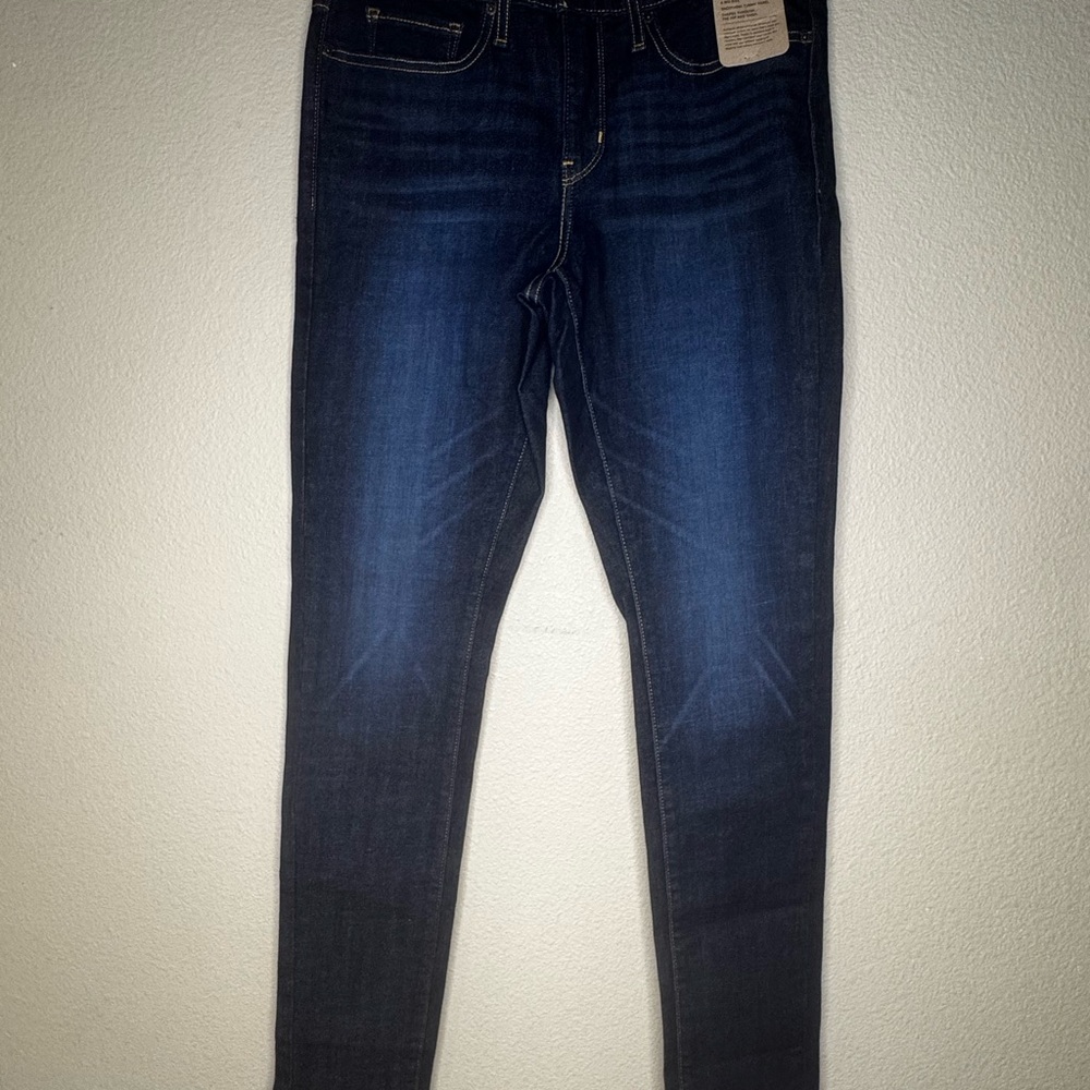 Levi’s 311 Shaping Skinny Jeans Size 28 NWT